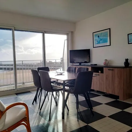 T3 Aux Sables D'olonne, Face Plage, 3 Chambres, 6 Pers. - Fr-1-331-24